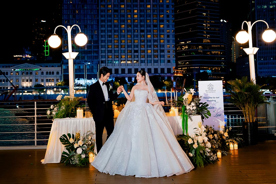 Wedding party on Benthanh Princess